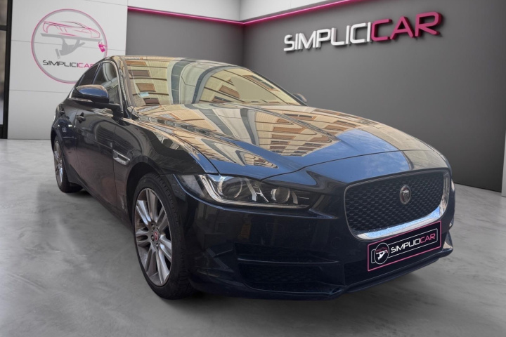 JAGUAR XE