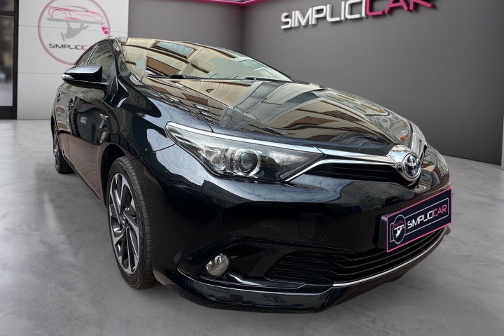 TOYOTA AURIS