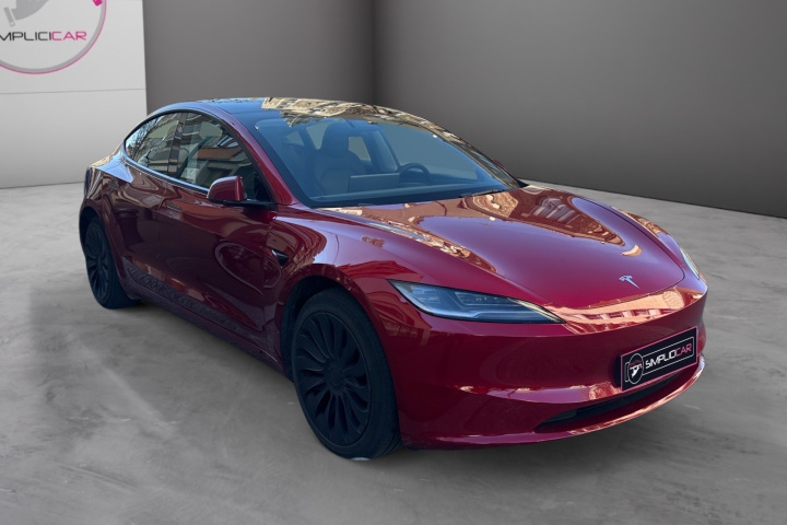 TESLA MODEL 3