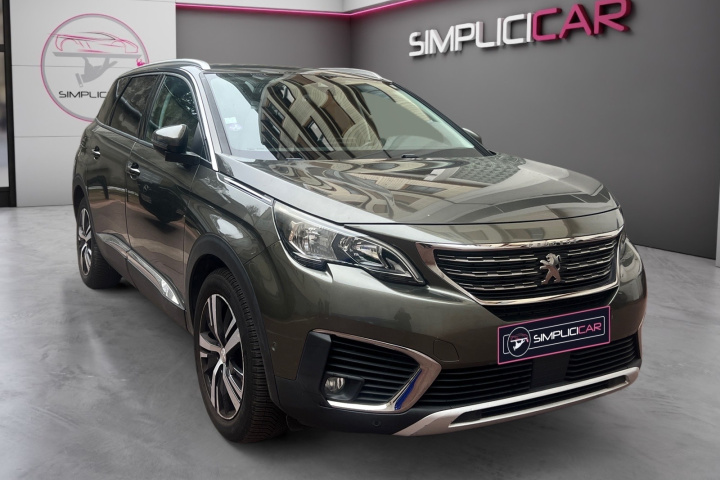 PEUGEOT 5008